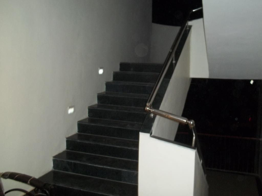 Hotel Sapphire Junagadh Extérieur photo
