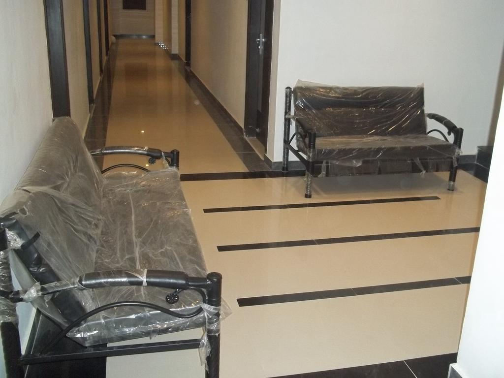 Hotel Sapphire Junagadh Extérieur photo