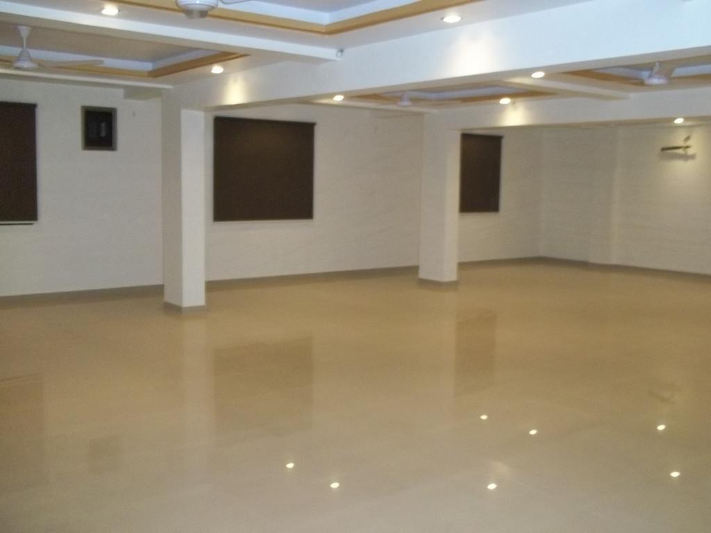 Hotel Sapphire Junagadh Extérieur photo