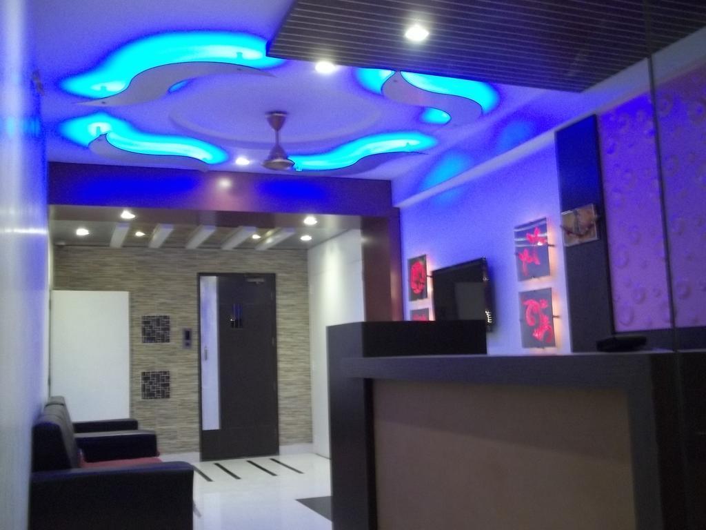 Hotel Sapphire Junagadh Extérieur photo